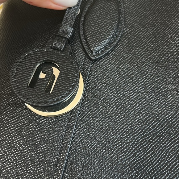 Furla Vittoria Black Calfskin Leather Medium Tote Bag in Nero $388 SOLD OUT - Picture 3 of 12